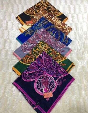 Baş geyimləri: Kelagayı🥰 Ipek və pambıq materıal.hediyyelik,🌹 Öicü 140/140. Qutusu — 26