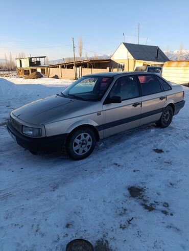 фолсваген жук: Volkswagen Passat: 1988 г., 1.8 л, Механика, Бензин, Седан