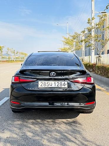 Lexus: Lexus ES: 2021 г., 2.5 л, Автомат, Гибрид, Седан — 3