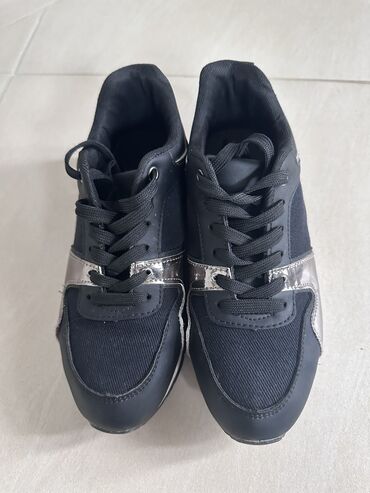 alexander mcqueen crne patike: 37, bоја - Crna na lalafo.rs alexander mcqueen crne patike: 37, bоја - Crna