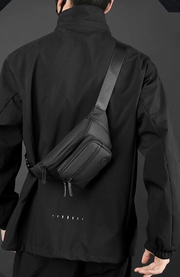 брендовые одежды: Продаю новую,качественную и очень стильную сумку/бананку.Не