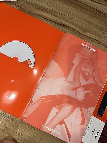 Kasete, CD i DVD: K‑pop set: magazini, albumi, stikeri i sitni merch Prodajem svoje — 11
