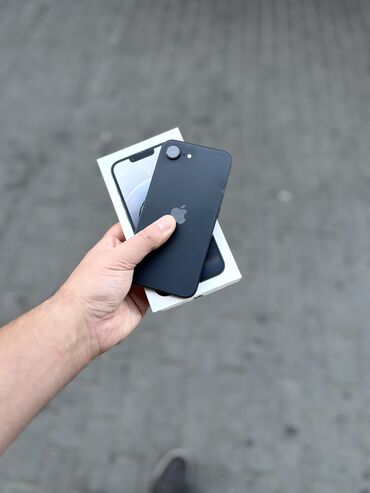 Apple iPhone: IPhone 16e, 128 GB, Jet Black, Zəmanət