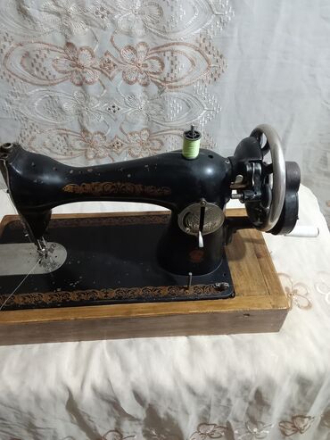 продать швейную машинку: Tikiş maşını. normal tikir, heç bir problemi yoxdur. ünvan Lökbatan