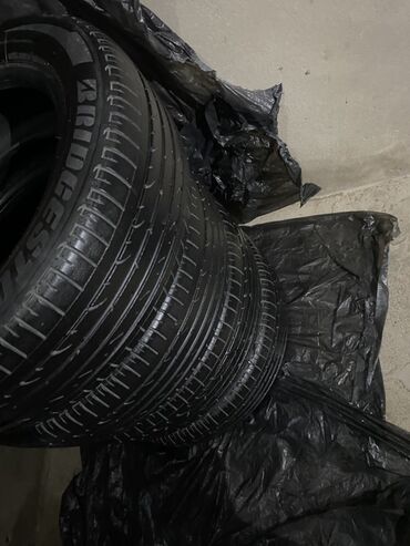 Təkərlər: İşlənmiş Şin Bridgestone 235 / 60 / R 18 — 2