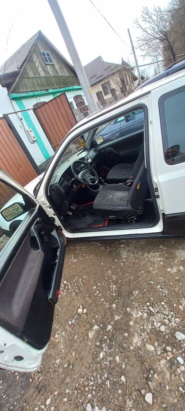 Volkswagen: Volkswagen Golf: 1994 г., 1.6 л, Механика, Бензин, Купе — 6