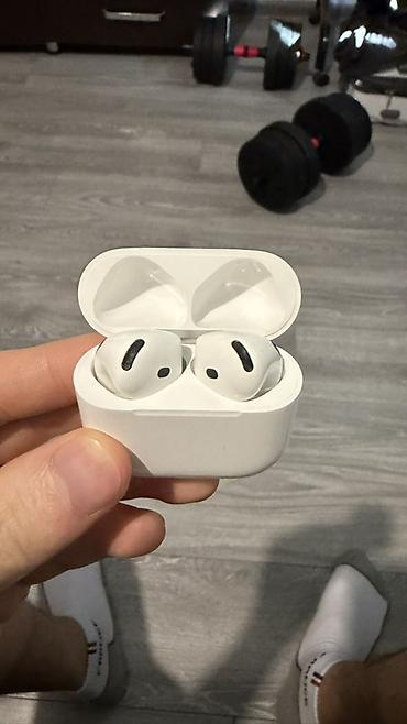 Аксессуары для мобильных телефонов: AirPods 5 wireless charging case брал совсем недавно в iStore — 3