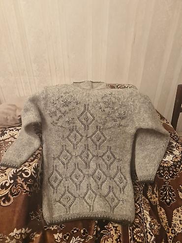 Qalın tuklu anqorka kofta satılır.Qiyməti 20 azn unvan xalqlar