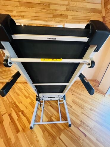 qaçış üçün kişi gödəkçəsi: Kettler Pacer qaçış trenajoru Bu model Kettler brendinin Pacer