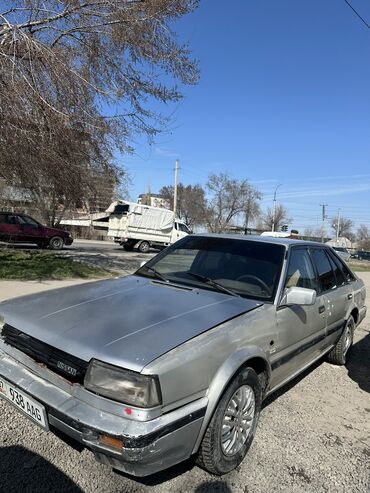 Nissan: Nissan Bluebird: 1989 г., 1.8 л, Механика, Бензин, Хэтчбэк