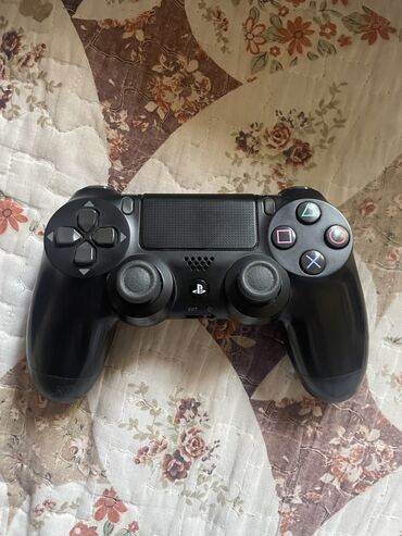 PS4 (Sony PlayStation 4): Геймпад ( джойстик) от ps4 
В хорошем состоянии, пользовался пару раз
