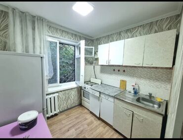 12 мкр бишкек: 1 комната, 32 м², 104 серия, 2 этаж