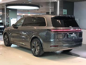 Lixiang: Lixiang L9: 2025 г., Газ — 6