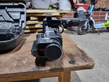 Видеокамеры: Продаю видеокамеру Hitachi VM-2480E в очень хорошем состоянии только — 2