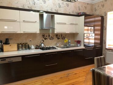 Mətbəx mebeli: ❇️Metbex mebeli satilir olcu 5 metre,material mdf-akril,blum