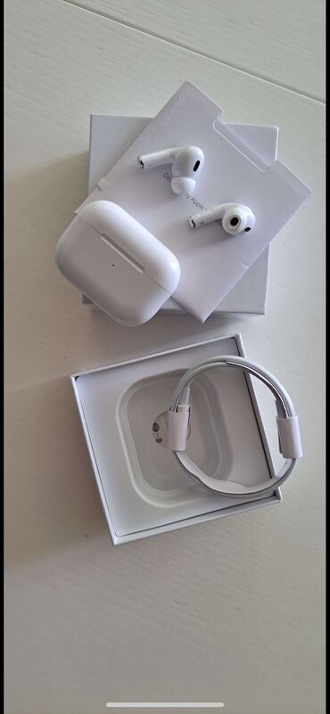 p47 bežične slušalice bele: Air pods 2 
prodajem jer sam dobio na poklon a imam već iste