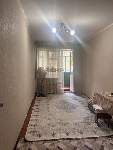 снять квартиру город ош: 2 комнаты, 51 м², 2 этаж, Старый ремонт