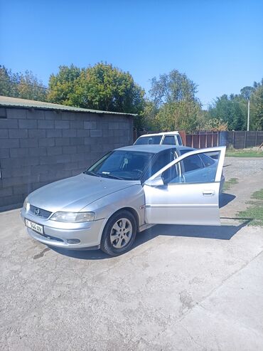 Opel: Opel Vectra: 2000 г., 1.8 л, Механика, Бензин, Хэтчбэк