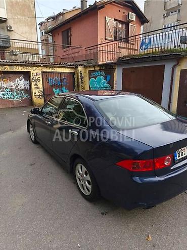 Honda: Auto u dobrom stanju,redovno odrzavanima tragova na limariji od — 13