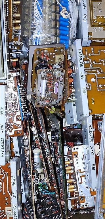 Скупка техники: Скупка электронных плат и модулей Принимаем: - Платы от старой радио- — 2