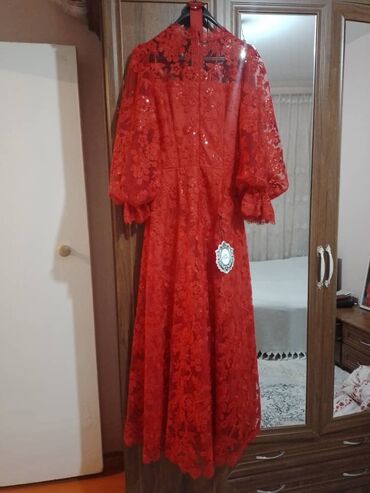 Вечерние платья: Вечернее платье, А-силуэт, Длинная модель, С рукавами, С пайетками — 6