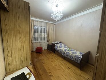 Uzunmüddətli kirayə mənzillər: 3 otaqlı mənzil – tam mebellə - Geniş, işıqlı qonaq otağı: tavandan — 3