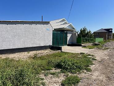студия комната: Продаётся частный дом с участком и садом. - Отдельно стоящий жилой — 2