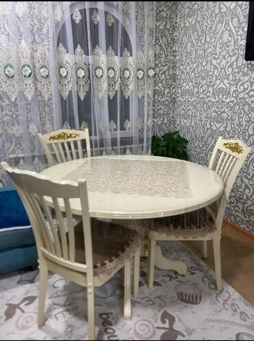 madeyra metbex stol stullari: Masa desti 280 ₼ masa 3 stul təzədi metbexme böyük olduğu ücün