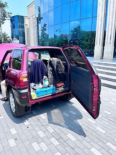Toyota RAV4: 2 l | 1994 il Krossover — 10