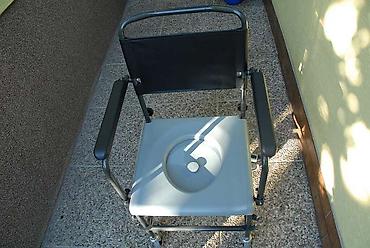 Invalidska kolica: TOALETNA KOLICA cena 8 000 dinara Višestruka namena - transport — 2