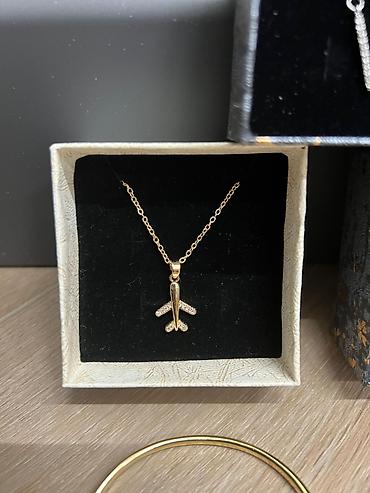 Наборы украшений: Набор украшений: браслеты и подвески. цена 350 за цепочки И — 15