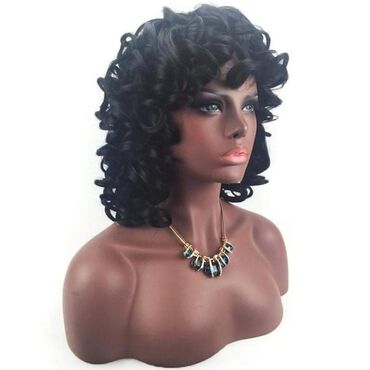 Perike i klipse: Perike
Cena 3200 din — 30