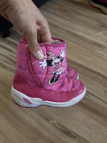 prada obuca beograd: Dečije zimske čizme, veličina 26. - Boja: roze sa šarenim tačkicama — 1