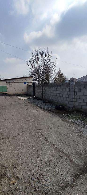 Продажа коттеджей и домов: Продаётся 3-х комнатный дом частично с ремонтом. Дом просторный — 18