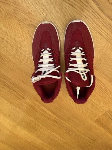 Səndəl və şəp-şüplər: Məhsul: Nike idman ayaqqabısı Xanım üçün - Rəng: Bordo/qırmızı üst