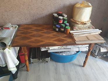 makyaj ucun masa: 1 Masa 4stul satilir.istifade olunmur.stullarin oturacaqi macalkasi — 1