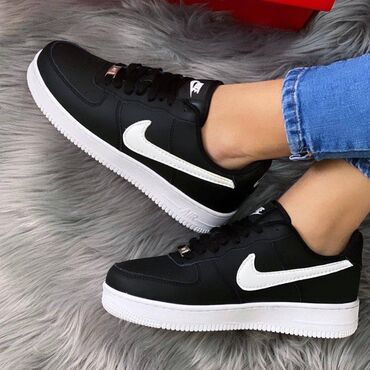 Patike: Nike air force patike

Novo
Brojevi 36 do 46

fb Moja Kupovina 1 — 6
