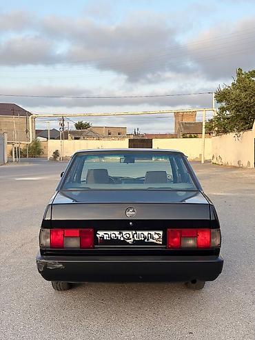 lada oturacaqlar: VAZ 21099 sedan - Kuzov: 4 qapılı sedan, qara rəng - Salon: parça — 7