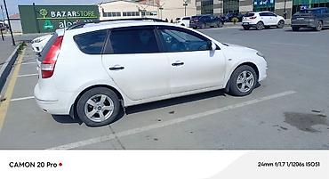 i30: Hyundai i30: 1.4 l | 2010 il Universal — 6