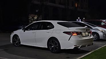 byd e2 2025: Toyota Camry: 2018 г., 2.5 л, Автомат, Бензин, Седан — 5
