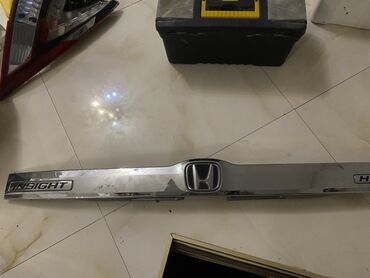 солнцезащитный зонт для автомобиля: Məhsul: Honda Insight arxa baqaj qapağı üçün xrom dekor paneli