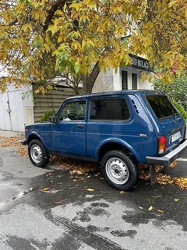 kredit niva satilir: Lada Niva 4x4, mavi rəng, 3 qapılı SUV. Texniki xüsusiyyətlər və — 2