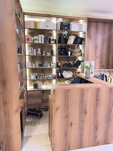 Торговое оборудование: Витрина-остров и комплект торговой мебели для магазина — 4