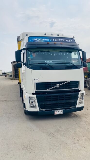 трактор жатка: Тягач, Volvo, 2005 г., Тентованный