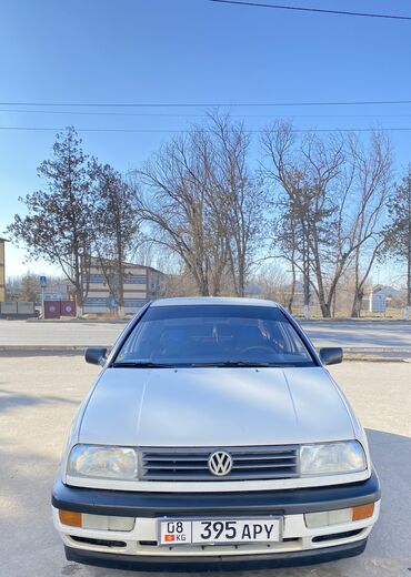 Volkswagen: Volkswagen Vento: 1992 г., 1.8 л, Механика, Бензин, Седан