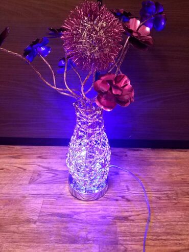 Рабочие настольные лампы: Продаю Светильник, в виде вазы с цветами. Светильник полностью — 8