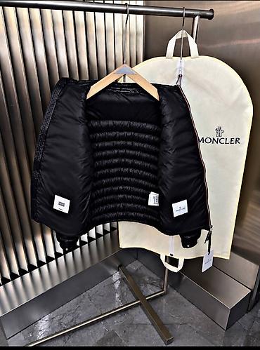 пуховики монклер: Легкий пуховик Moncler - Модель: стеганая куртка без капюшона с — 7