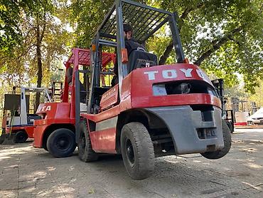 bobcat: Погрузчик, 2011 г., Колесный, Вилочный — 10