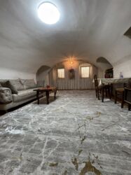 Otaqların günlük kirayəsi: Kirayə verilir: geniş və rahat mansard tipli otaq Xüsusiyyətlər: - -da lalafo.az — 10 Otaqların günlük kirayəsi: Kirayə verilir: geniş və rahat mansard tipli otaq Xüsusiyyətlər: - — 10