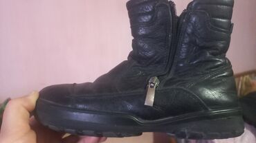обувь рабочий: Продаю кожаные сапожки 35 размер для мальчика Кожа мех натур. Прошу